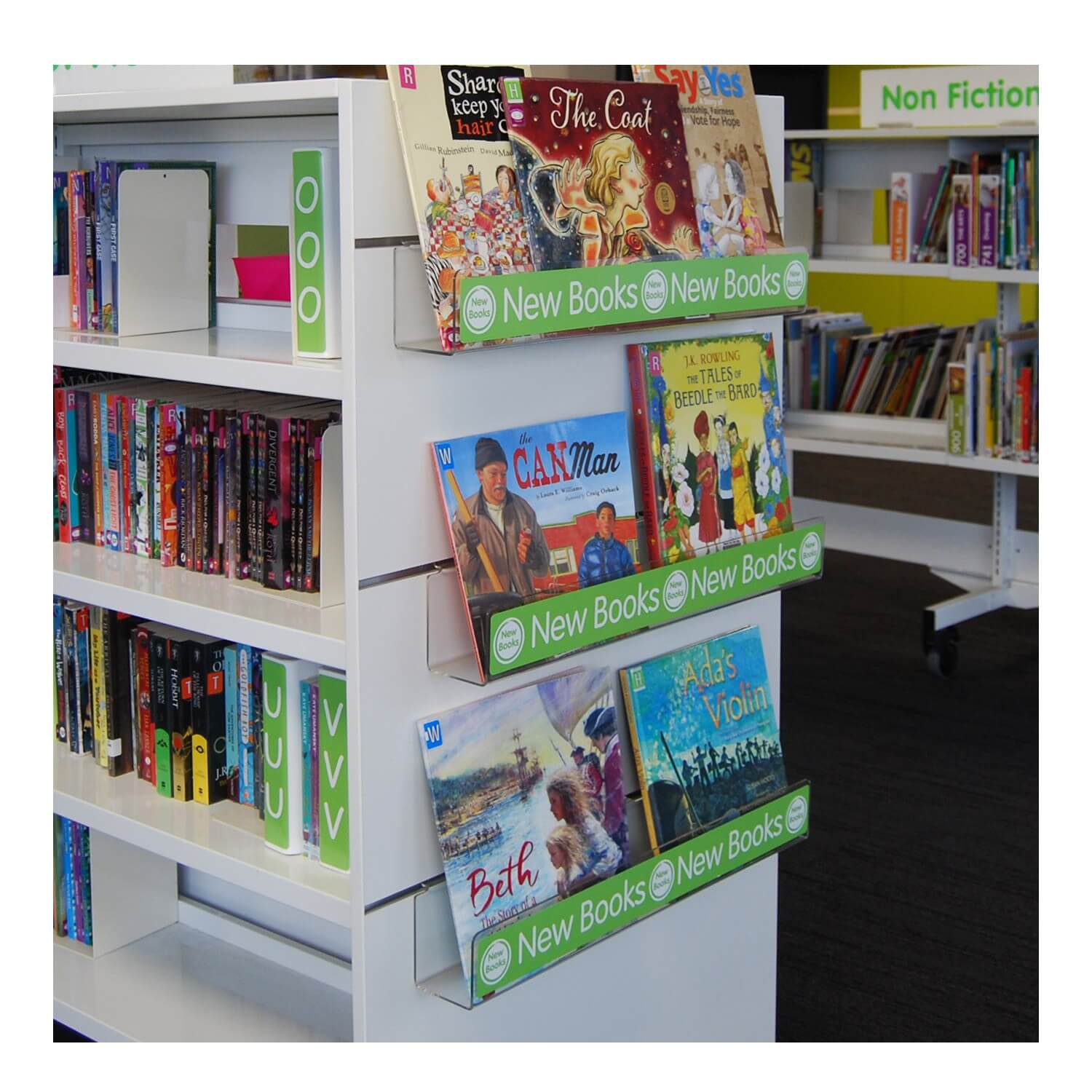 Bay End Book Shelf Display 600mm (moulded slatwall)