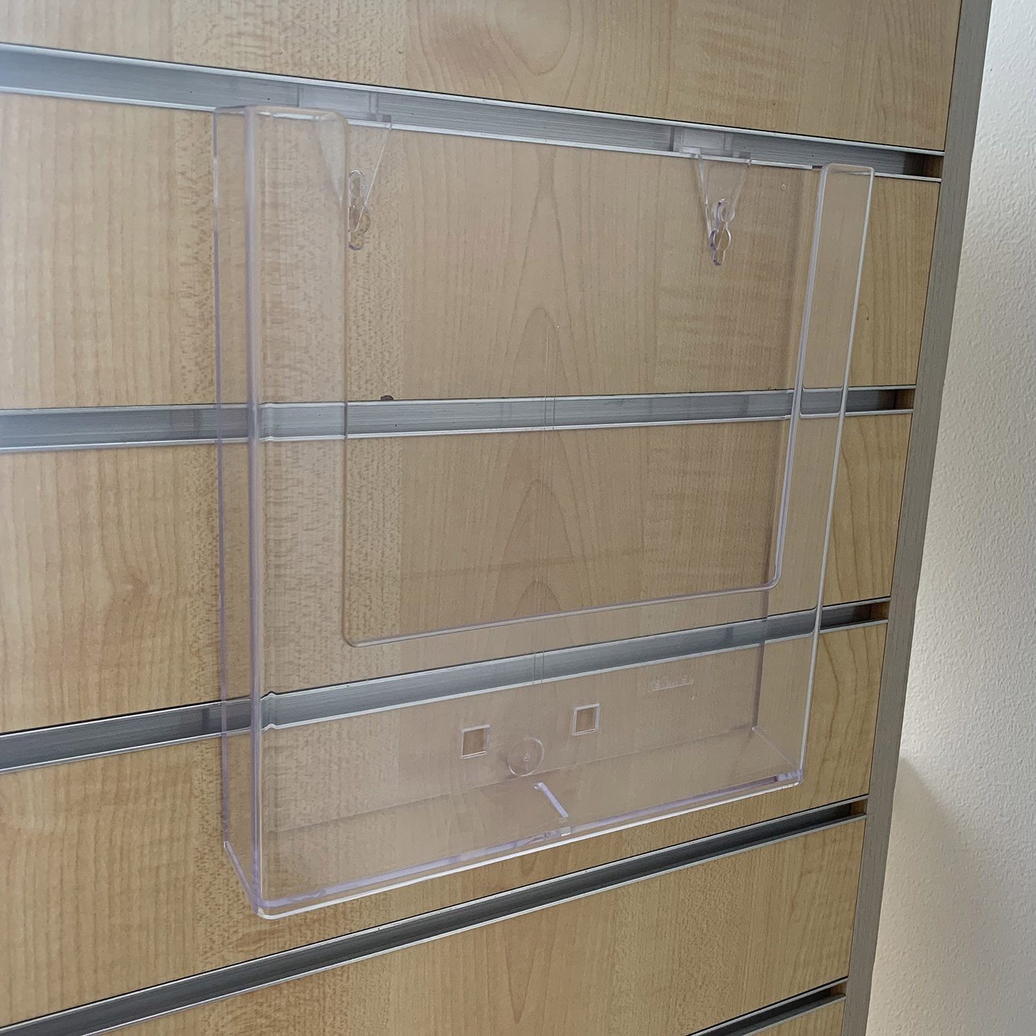 Bay End Display Large (slatwall clips)